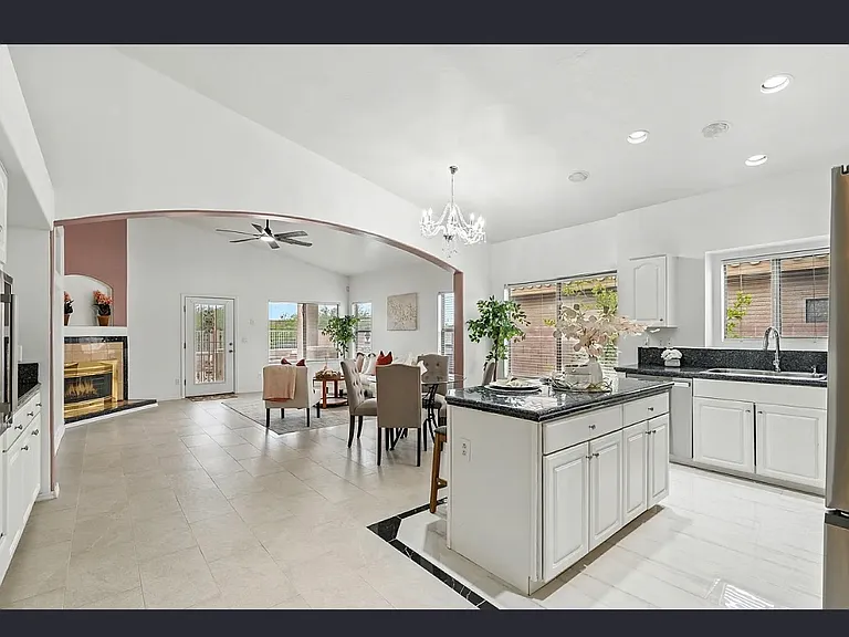 7519 N Bradstreet Dr — Photo 3