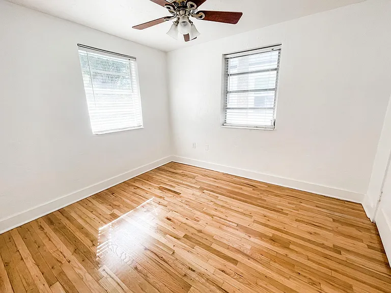 2918 W San Carlos St — Photo 9