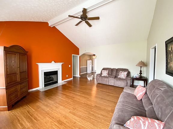 3rd image of 410 Remington Ave