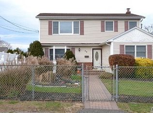 59 E 5th St, Patchogue, NY 11772