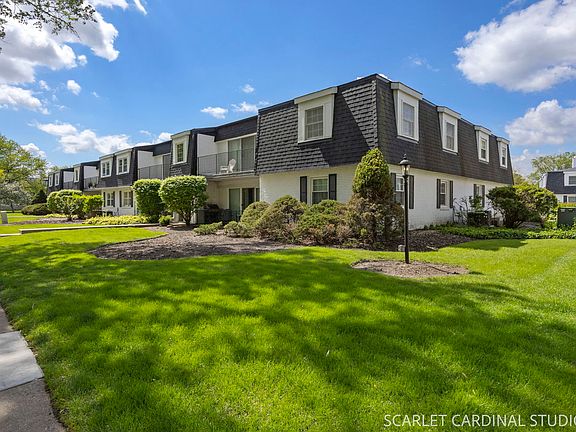 2nd image of 1105 Royal Street George Dr #206