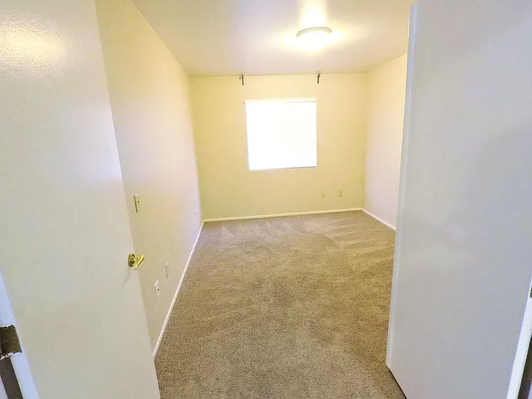 Bro-Hall — Photo 6