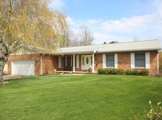 5210 Greenbriar Rd, Lansing, MI 48917