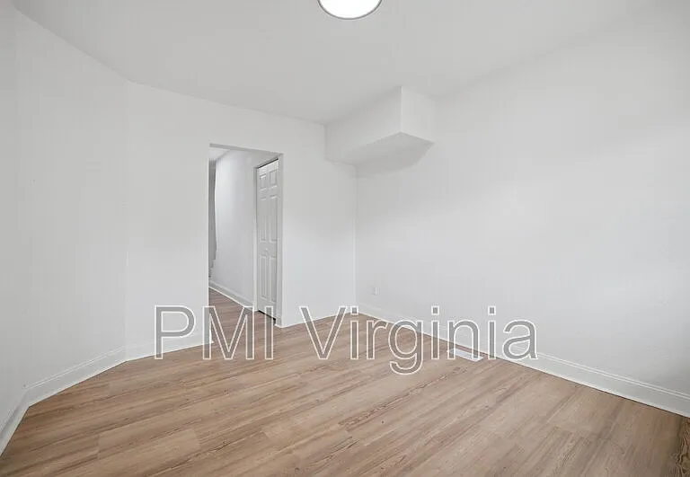 307 N 4th St — Photo 5