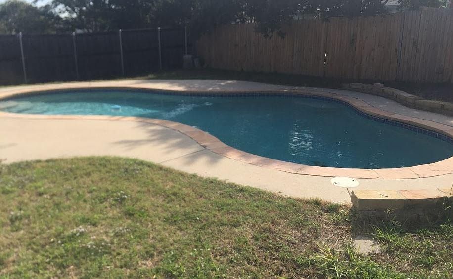 2nd image of 916 Cortez Dr
