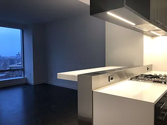 Rented by Gulia Wang, LREB