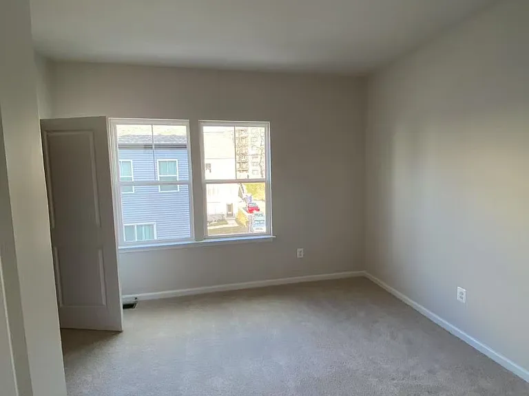 5923 Northwest Dr — Photo 10