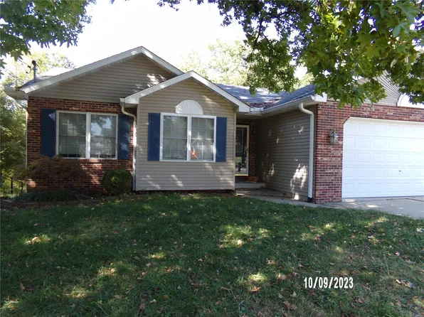 9 Baldus Dr, Fairview Heights, IL 62208