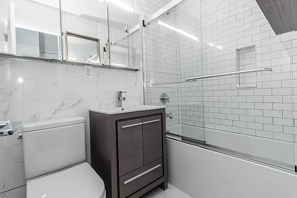 Rented by Bond New York | media 21