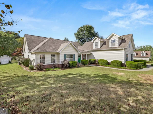 123 Berry Hill Ln, Hoschton, GA 30548