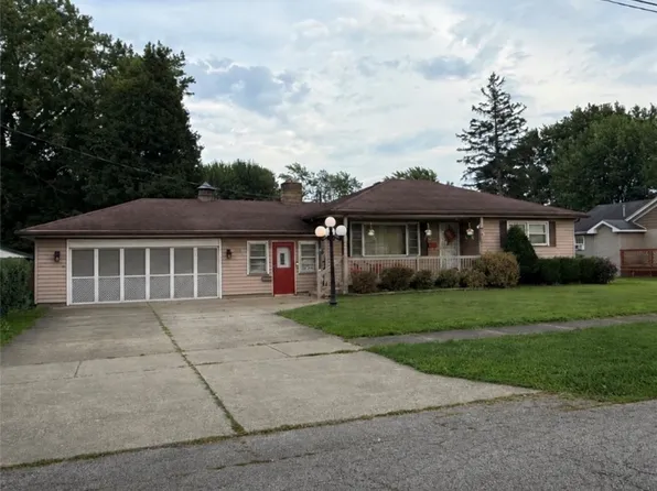 578 Sandusky St, Conneaut, OH 44030