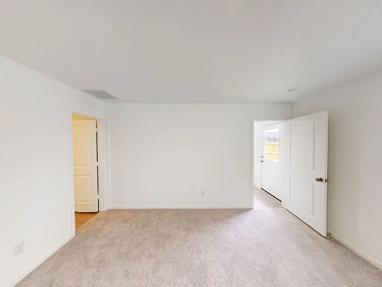 3911 Ontario Way — Photo 11