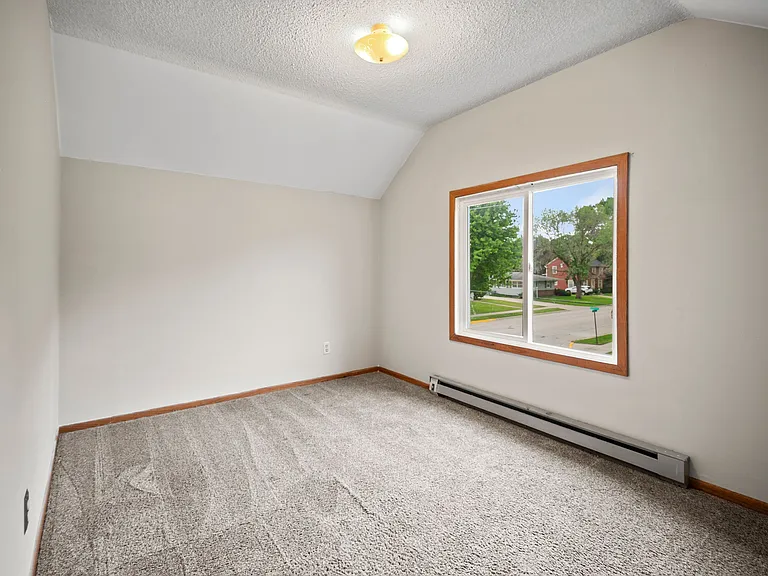 820 S Grove Ave — Photo 11
