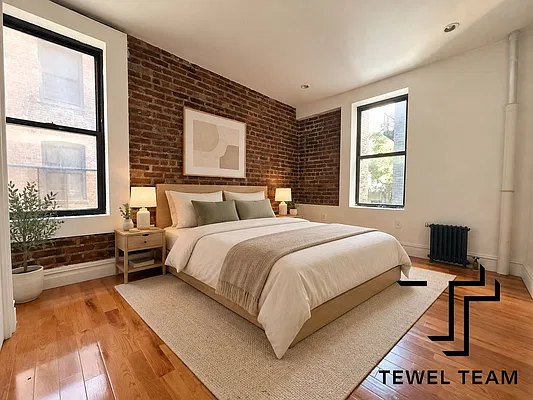Bedroom, photo 1