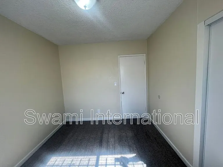 400 E 120th St #5 — Photo 12