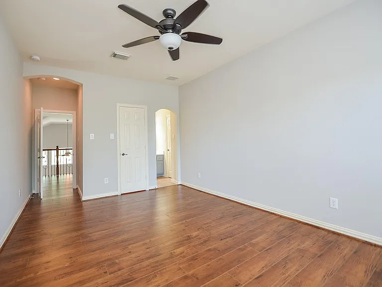 4315 Village Forest Dr — Photo 36