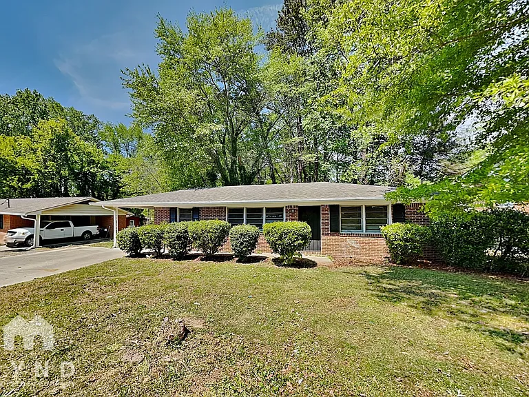 2731 Carriage Ln — Photo 1