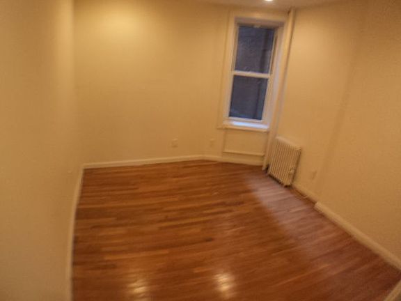 5th image of 208 E 95th St APT 4