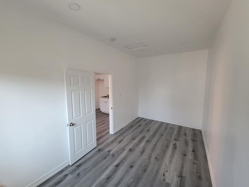 1st image of 713 W 57th St #713