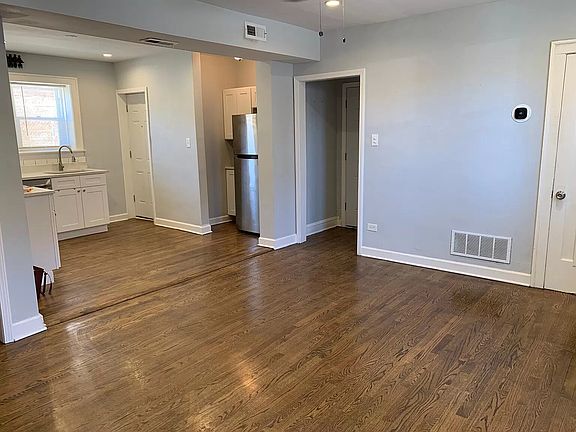4th image of 3318 N Leclaire Ave Unit G