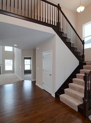 5th image of 27007 Thornwood Blvd