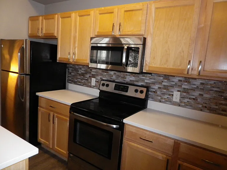 3312 Covey Cir #4 — Photo 8
