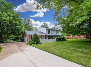 605 Clareridge Ln, Dayton, OH 45458