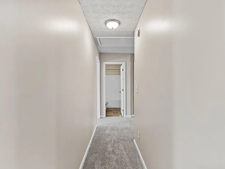 185 Vintage Dr — Photo 15