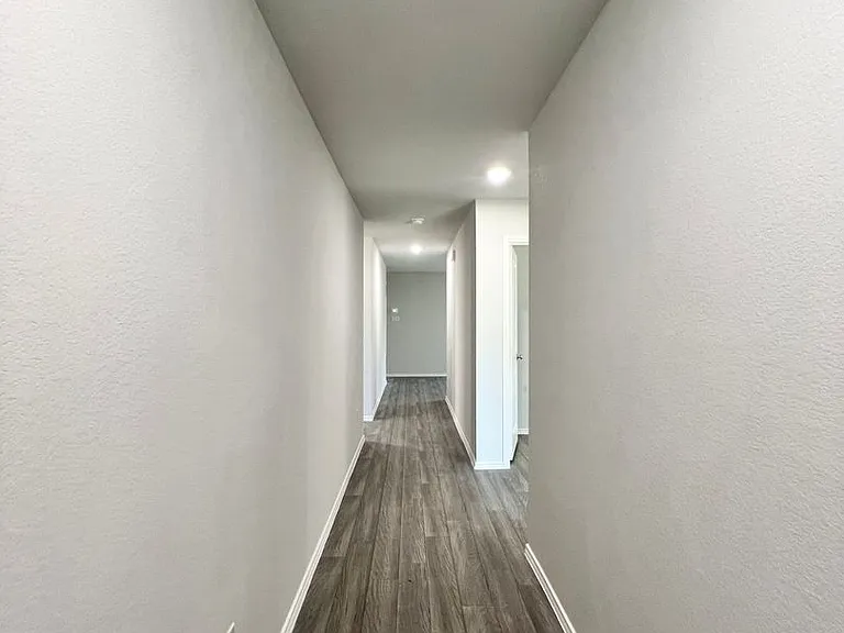 544 Quail Meadows Dr — Photo 2