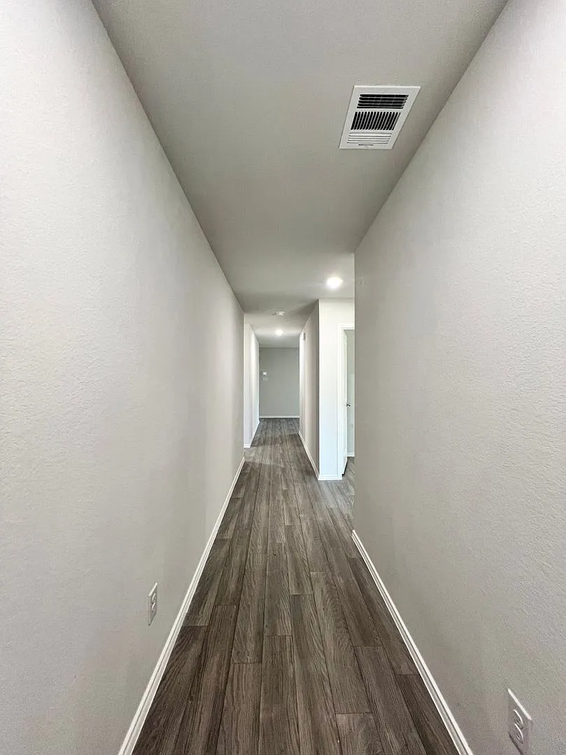 Building Photo - 544 Quail Meadows Dr