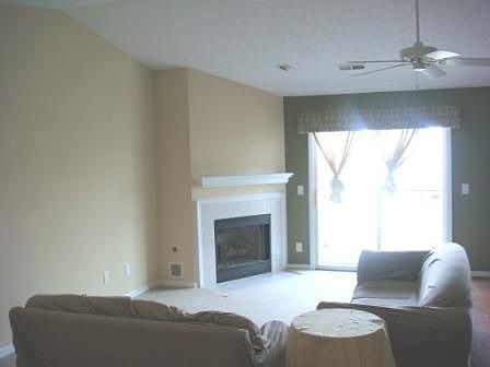 4th image of 7491 Somerset Dr