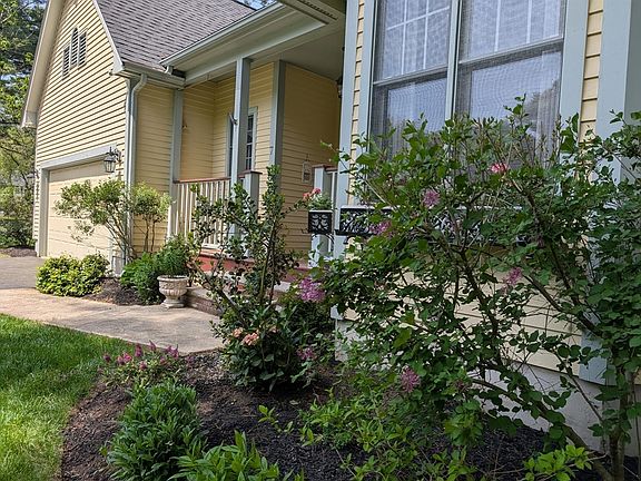 3rd image of 7 Shannon Ln
