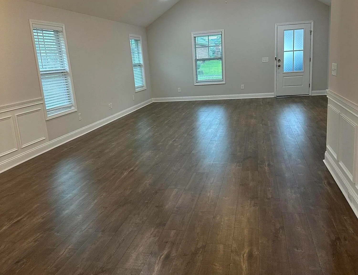 3 bed, 2.0 bath, 1919 sqft, $2,200 — Photo 4