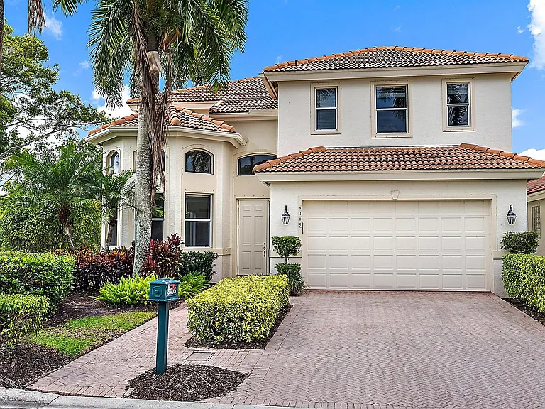 8405 Legend Club Dr — Photo 2