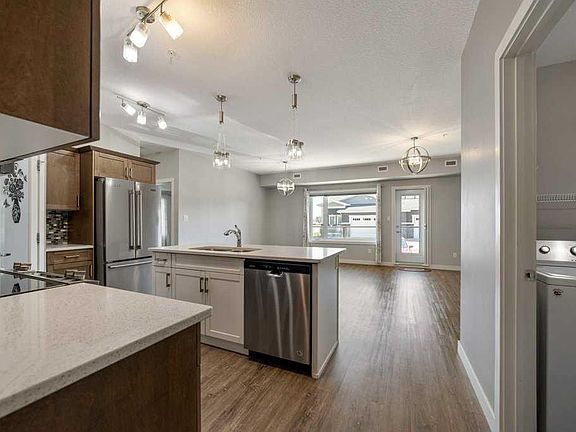 3rd image of 173 E Fairmont Blvd S #102