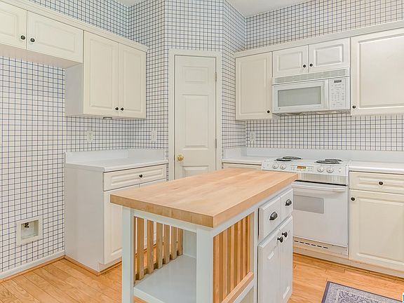 4th image of 6088 Terrace Hills Dr