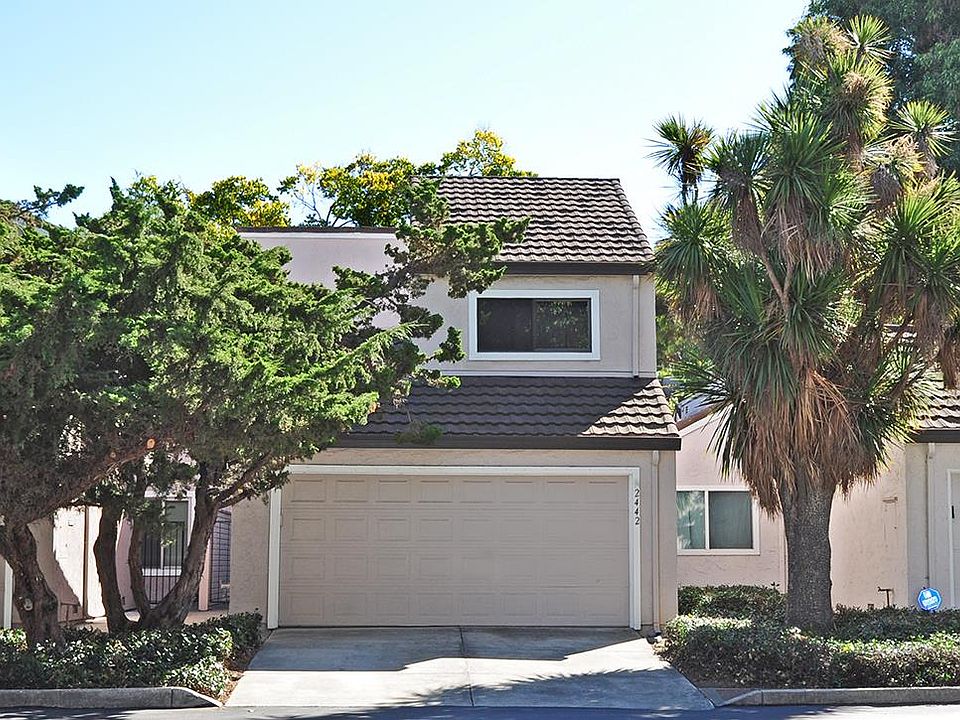1st image of 2442 S Park Ln