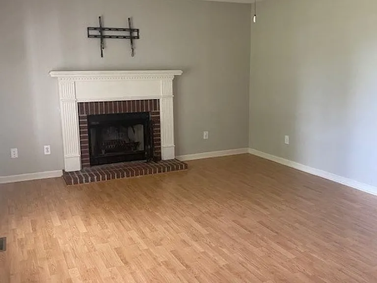 105 Labonte Dr — Photo 2