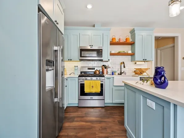 25 Dennison St #1, Waltham, MA 02453