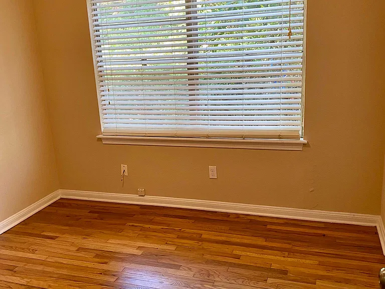 1107 Callahan Ave — Photo 6