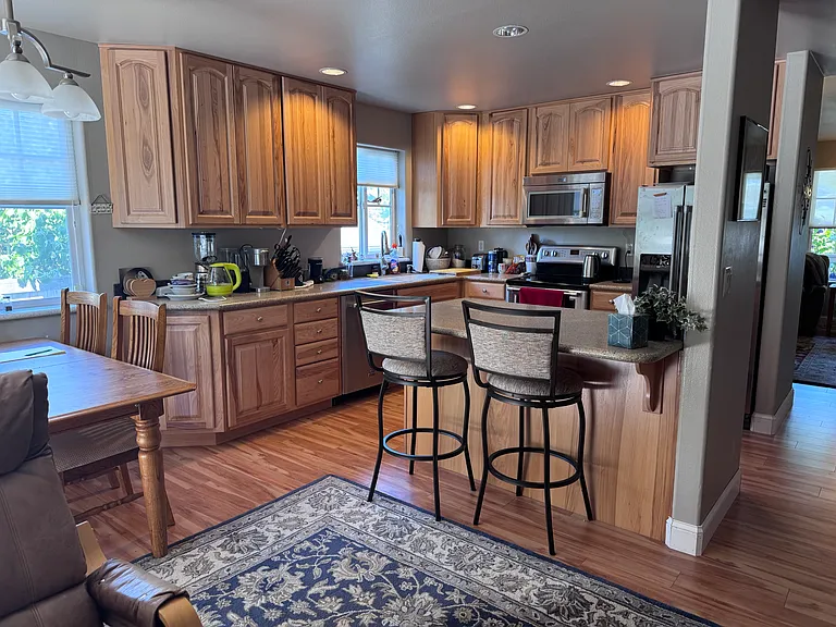 4724 Cypress Dr — Photo 6