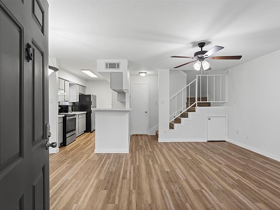 4th image of 18800 Egret Bay Blvd APT 119