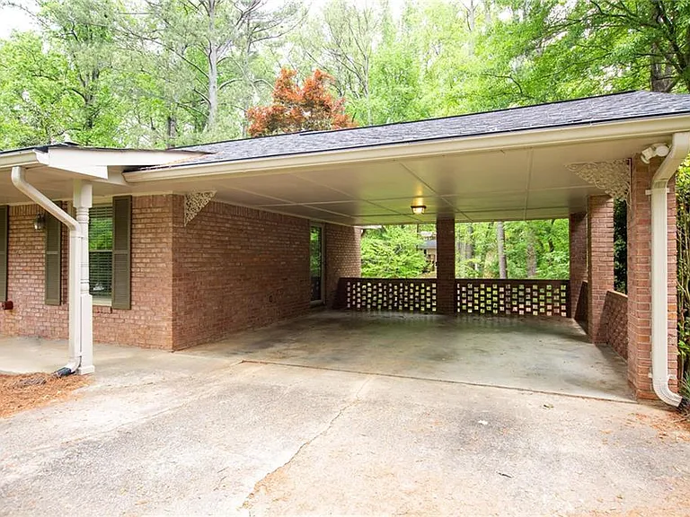 2852 Talisman Ct NE — Photo 3