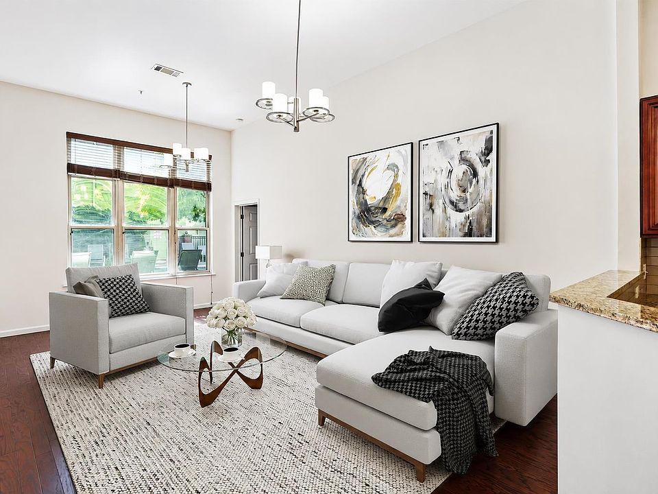 1st image of 15 Warren St APT 116
