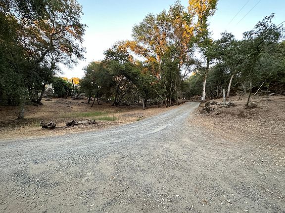 4th image of 5085 Lake Forest Dr #1