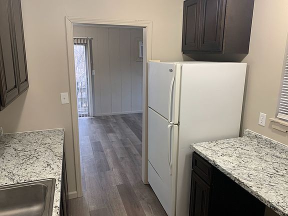 4th image of 2900 Lawnridge Ct APT B
