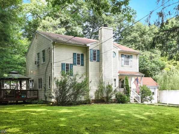36 Maple Lake Rd, Kinnelon Boro, NJ 07405