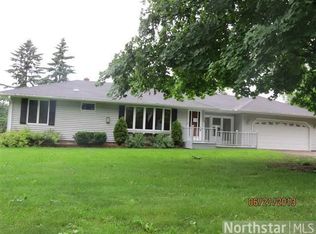 347 Laurie Rd E, Maplewood, MN 55117