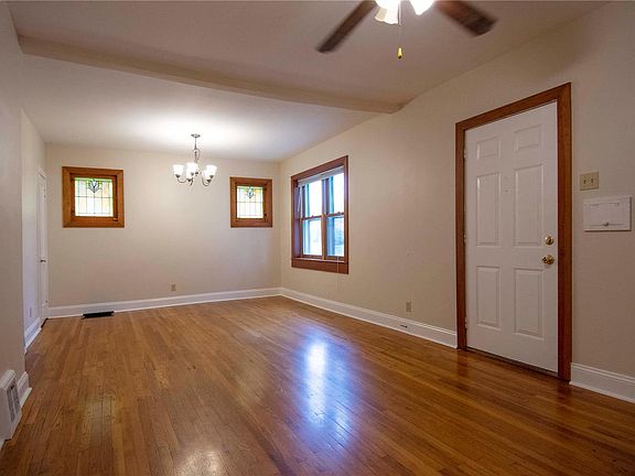 5th image of 2478 Ashland Ave