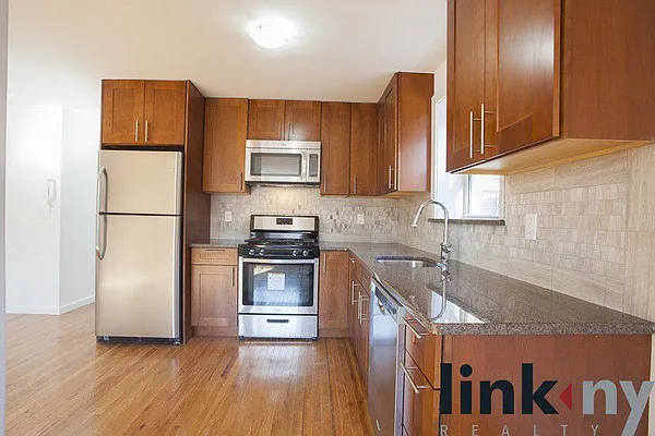 Rented by Link NY Realty | media 1